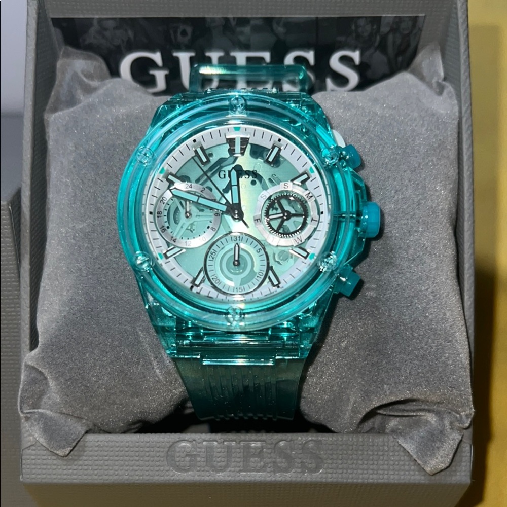 GUESS Aqua Watch - Picture 2 of 8